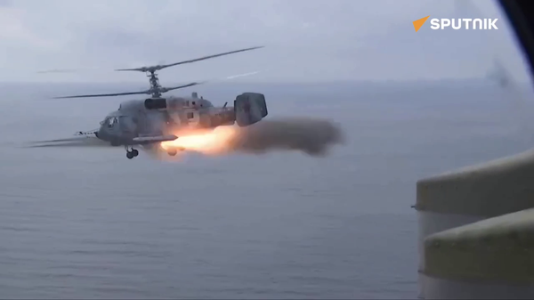 Watch Russian Ka-29 & Mi-8 Choppers Launch Strikes Near Crimean Coast - Sputnik International