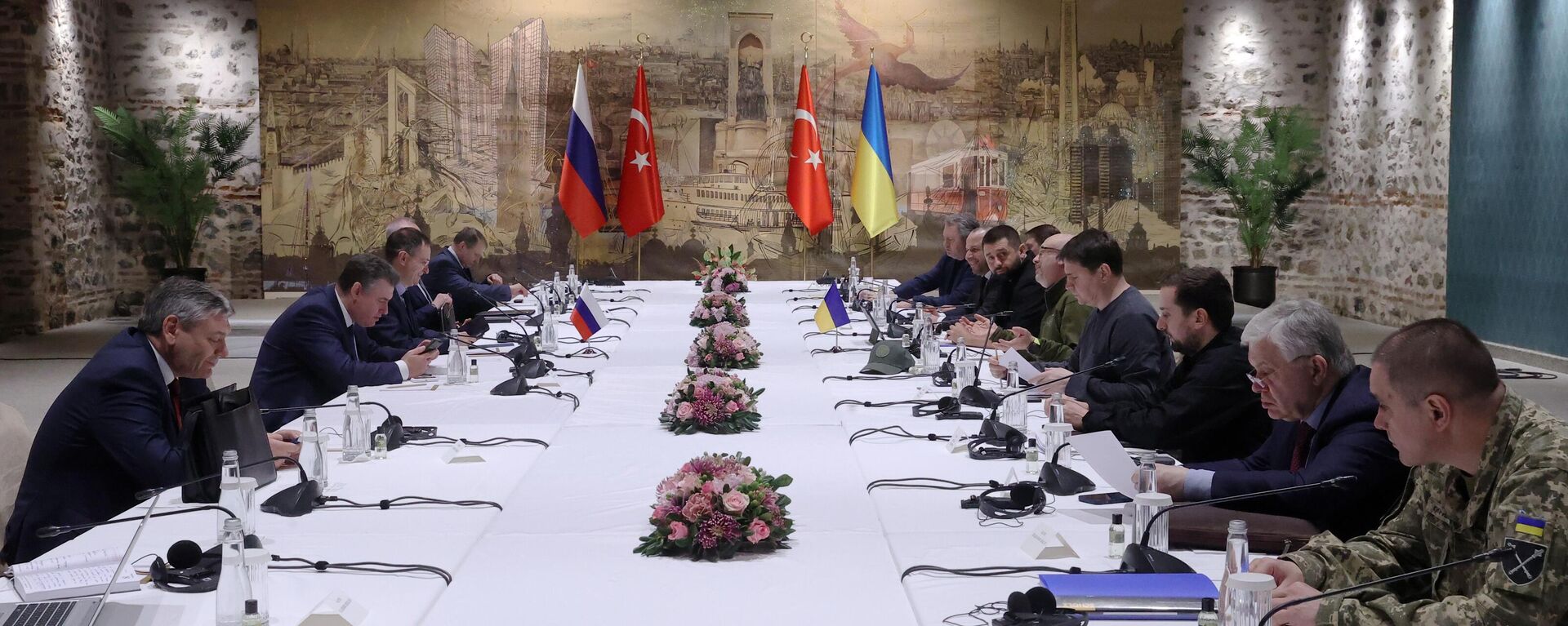 The Russia-Ukraine peace talks in Istanbul in March 2022.  - Sputnik International, 1920, 19.04.2024