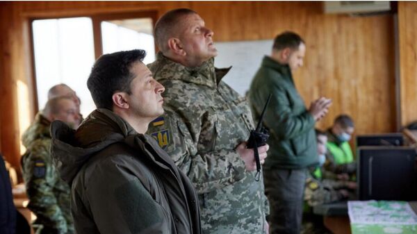 Ukrainian President Volodymyr Zelensky (left) and Armed Forces Commander-in-Chief Valery Zaluzhny (right). File photo. - Sputnik International