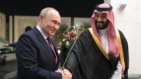 Vladimir Putin and Crown Prince Mohammed bin Salman - Sputnik International