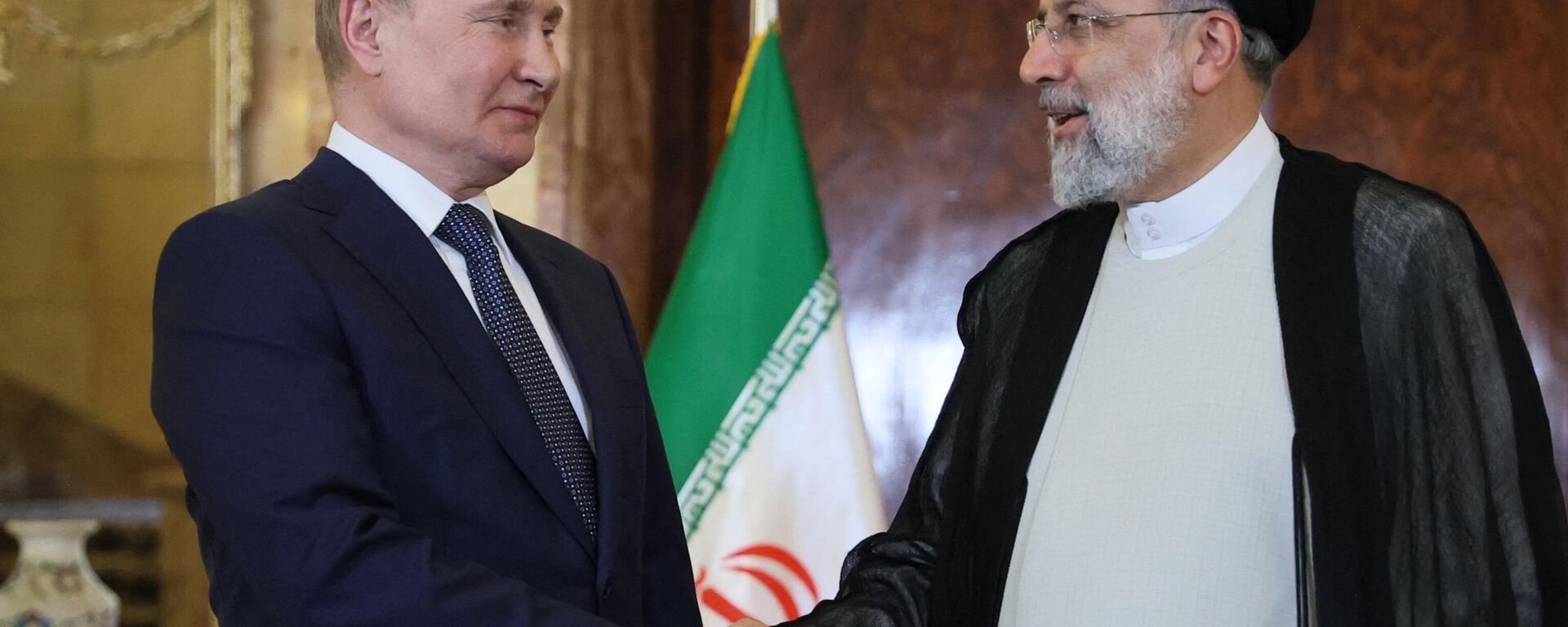 Russian President Vladimir Putin and Iran's President Ebrahim Raisi hold a meeting in Tehran on July 19, 2022. - Sputnik International, 1920, 07.12.2023