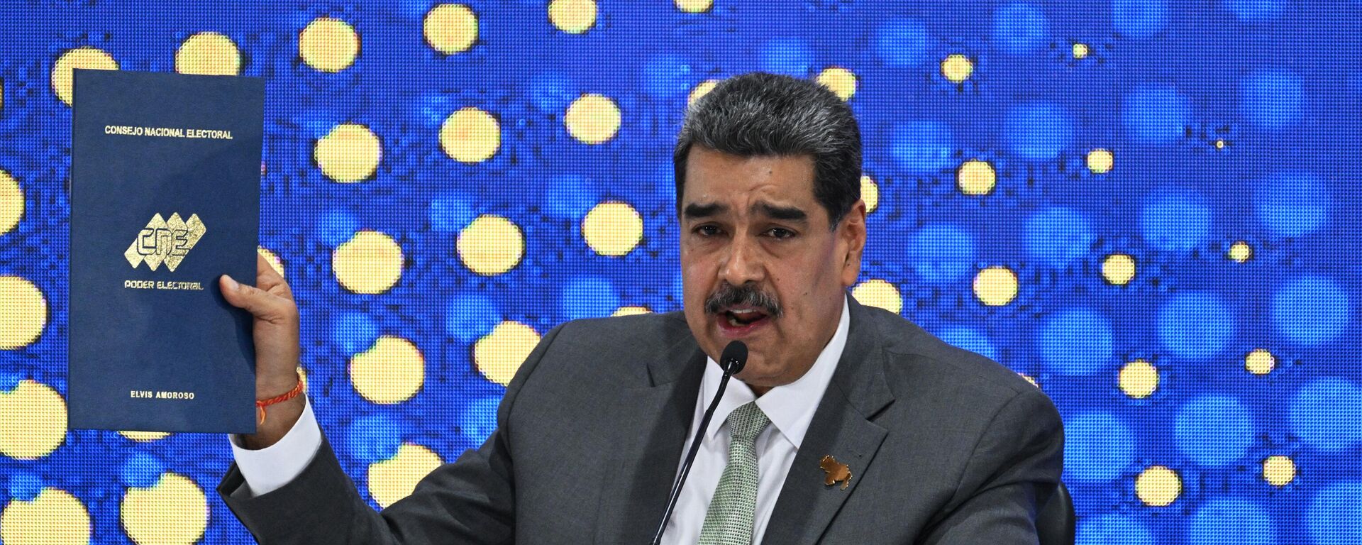 Venezuelan President Nicolas Maduro speaks during a press conference a day after the consultative referendum on Venezuelan sovereignty over the Essequibo region controlled by neighbouring Guyana, at the CNE headquarters in Caracas on December 4, 2023. - Sputnik International, 1920, 09.12.2023