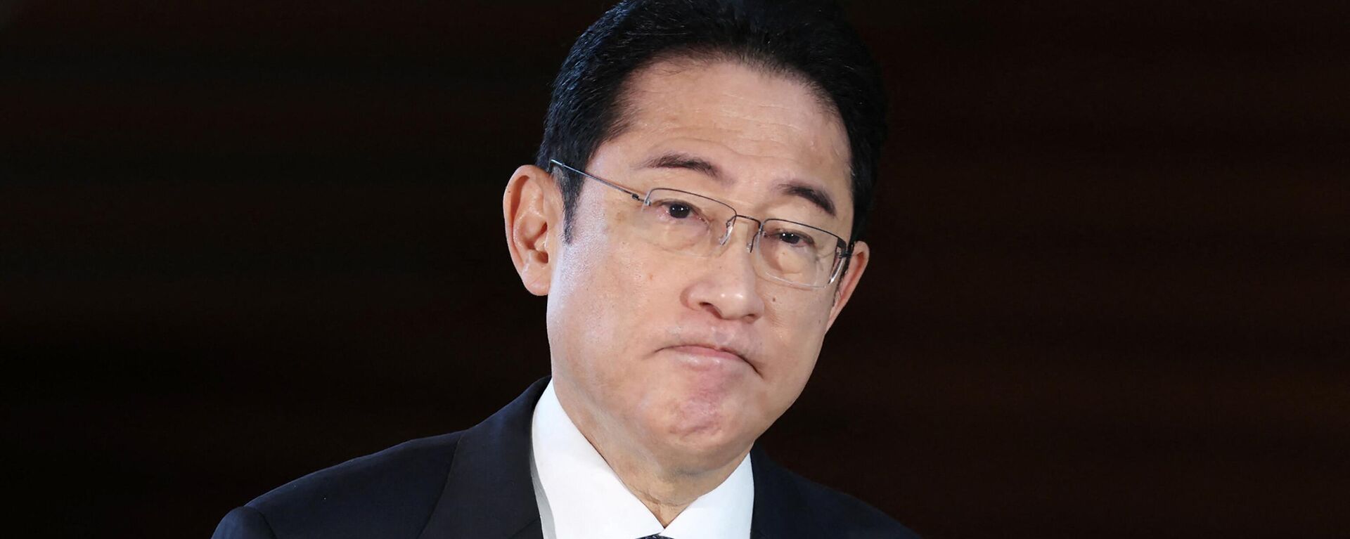 Japan's Prime Minister Fumio Kishida responds to reporters' questions upon his arrival at the prime minister's office on December 11, 2023 - Sputnik International, 1920, 11.12.2023