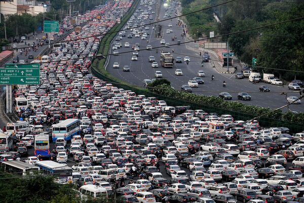 2023 saw India overtake China as the world’s most populous nation, according to UN population estimates, marking a dramatic shift in the global demographic layout. (A massive traffic jam on the Delhi-Jaipur expressway in Gurgaon, April 25, 2023). - Sputnik International