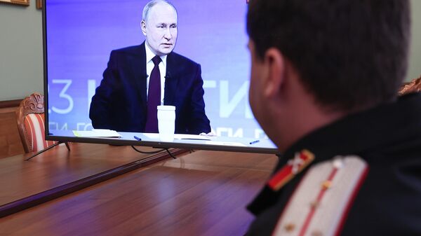 Analyst Points to 'Stark Contrast' Between Putin and Biden on Global Policy