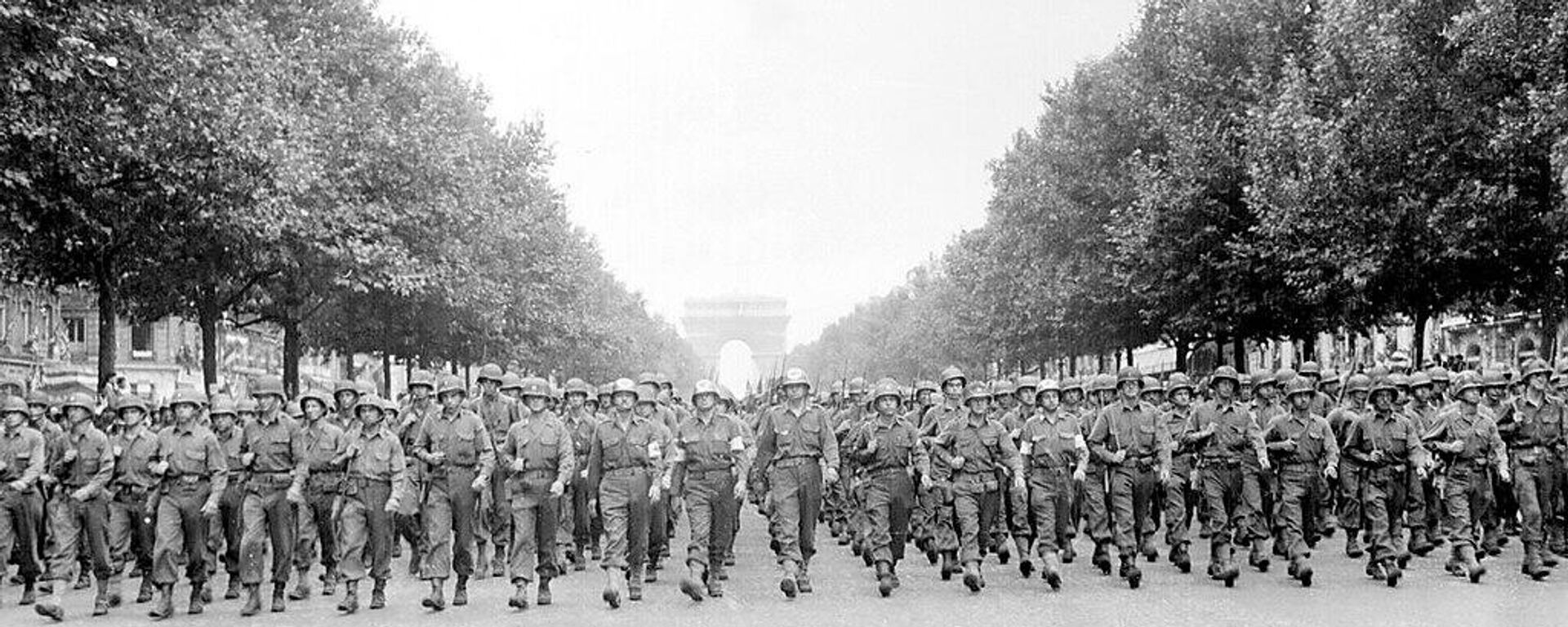 US Troops on parade after the Liberation of Paris in August 1944. - Sputnik International, 1920, 17.12.2023