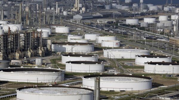 File photo shows Marathon Oil's refinery in Texas City, Texas. - Sputnik International
