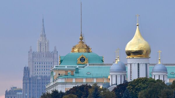 A general view shows the Russian Foreign Ministry headquarters, the Grand Kremlin Palace and the Archangel's Cathedral in Moscow, Russia. - Sputnik International