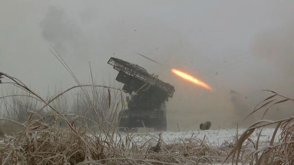 Russian Tornado-G multiple launch rocket system in action - Sputnik International