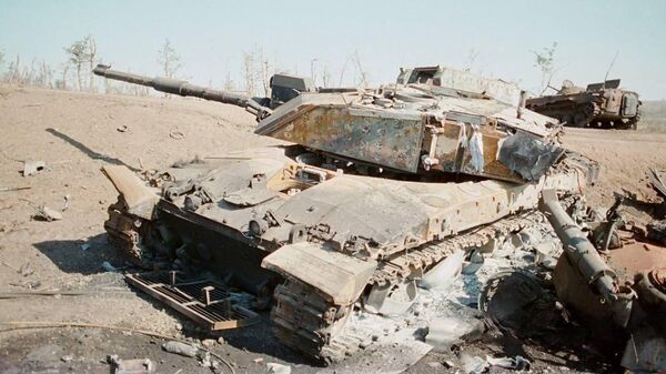 Destroyed British Challenger tank - Sputnik International
