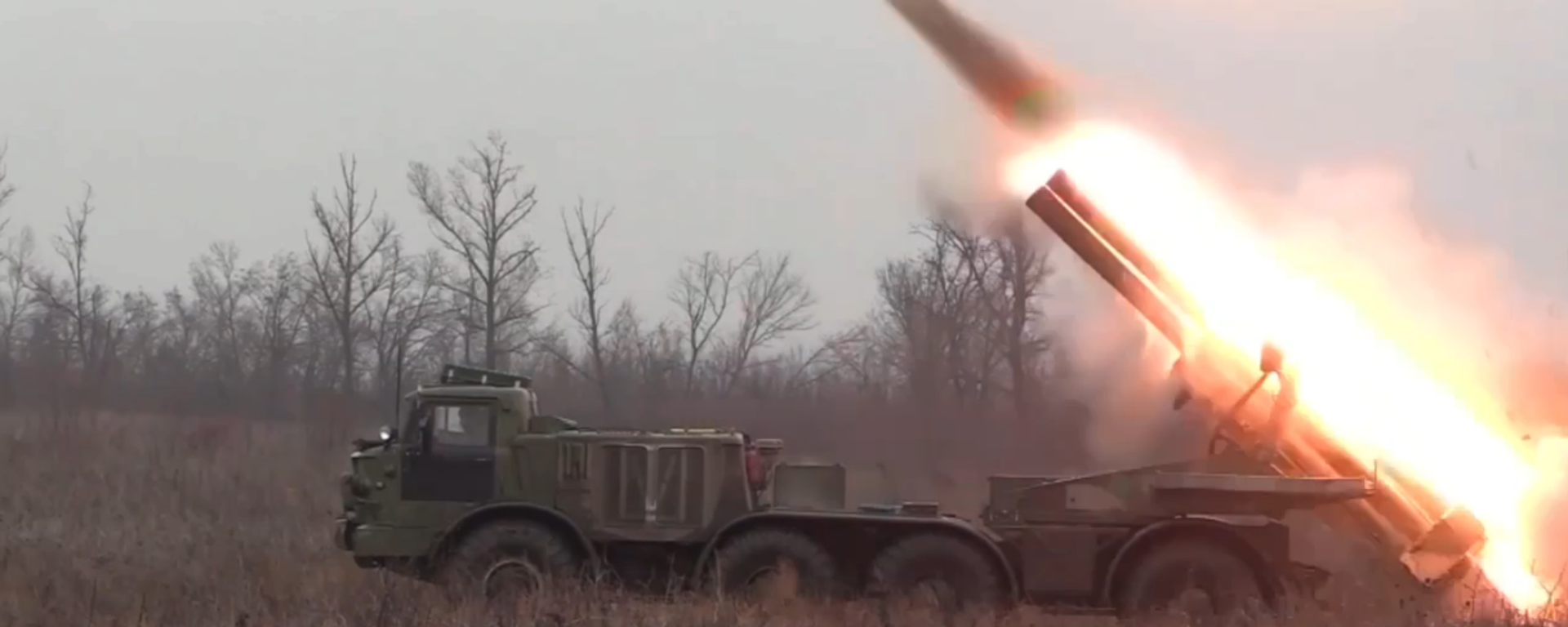 Watch Russian Uragan Rocket Artillery Fire at Ukrainian Troops - Sputnik International, 1920, 28.12.2023