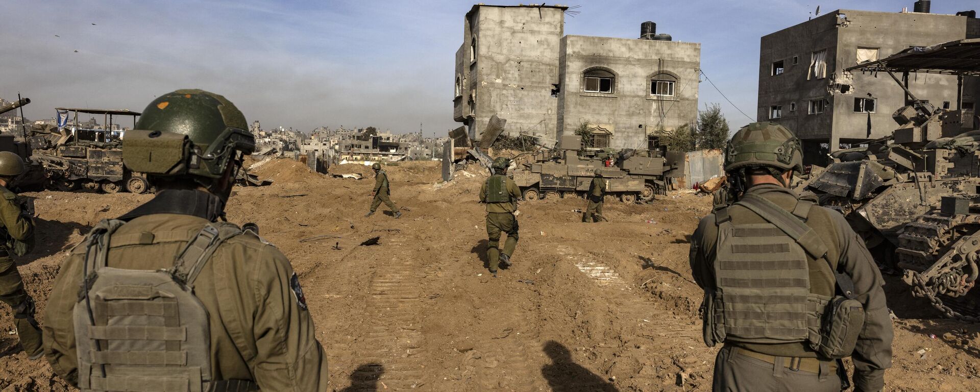 Israeli troops operating in the area of al-Bureij in the central Gaza Strip, amid continuing battles between Israel and the Palestinian militant group Hamas. - Sputnik International, 1920, 09.01.2024