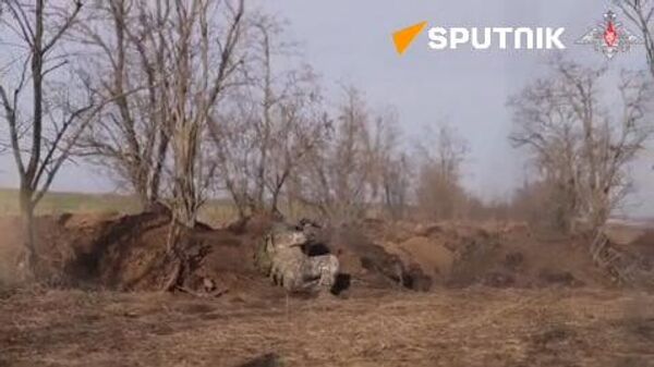 Russian Battlegroup Yug assault detachments undergo drills at unique training ground - Sputnik International