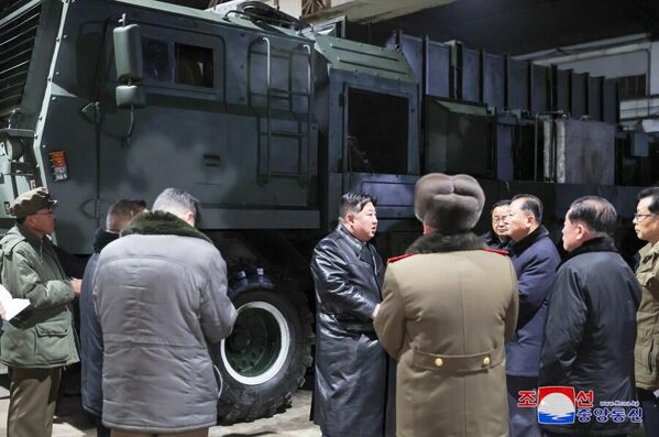 Kim Jong Un, accompanied by senior party and military officials, conducted his tour of multiple weapons factories as encouragement for weapons workers “in the struggle for attaining the huge production goal for the new year,” KCNA said. - Sputnik International
