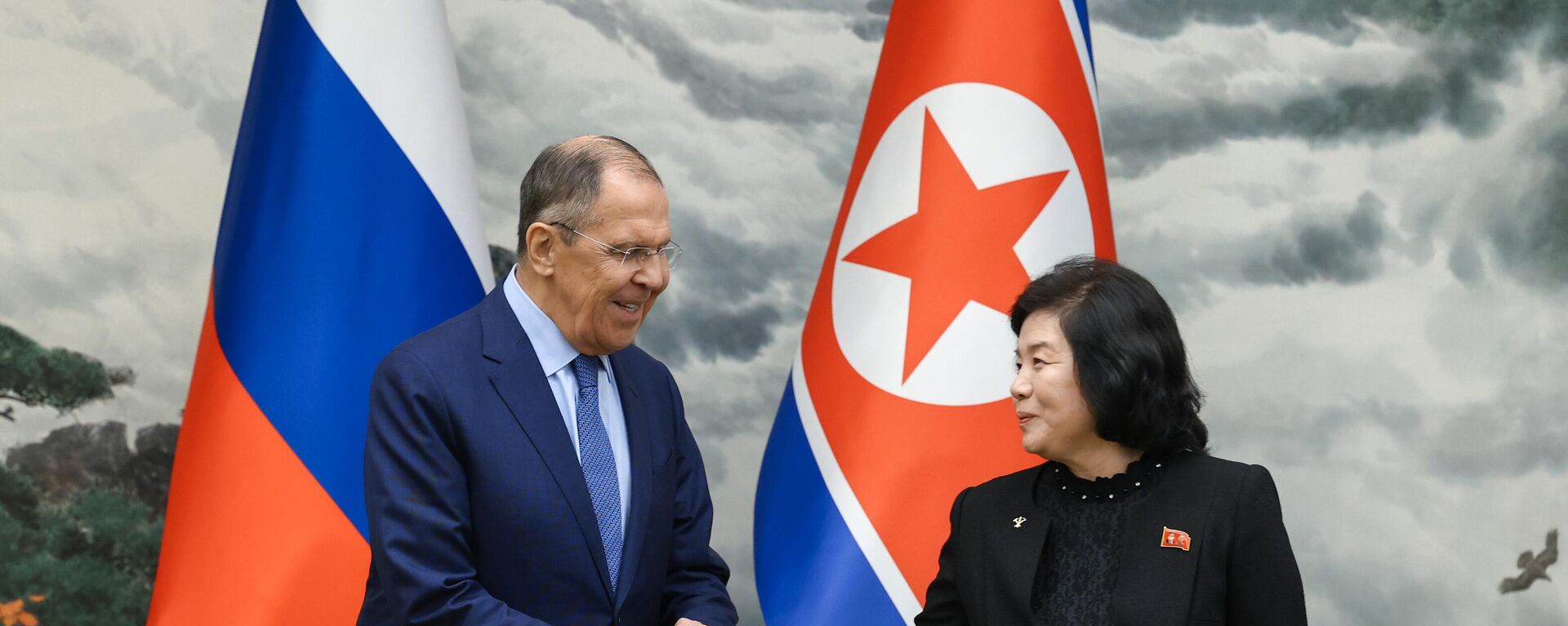Russian Foreign Minister Sergey Lavrov, left, shakes hands with North Korean Foreign Minister Choe Son Hui during a meeting, in Pyongyang, North Korea.  - Sputnik International, 1920, 14.01.2024