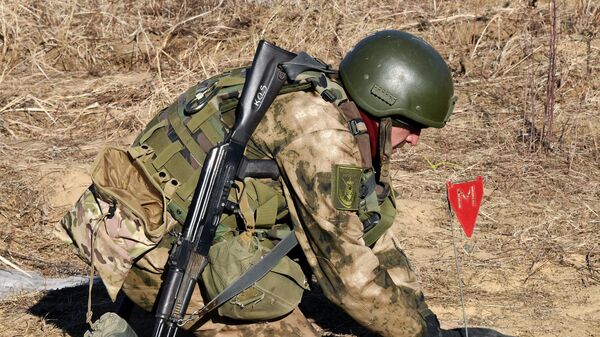 Disposing of a mine during engineering training as part of Pacific Fleet exercises at the Primorsky Krai firing range. - Sputnik International