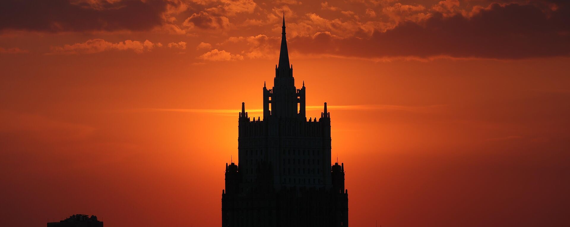 Russian Foreign Ministry's building is silhouetted against the setting sun, in Moscow, Russia.  - Sputnik International, 1920, 17.01.2024