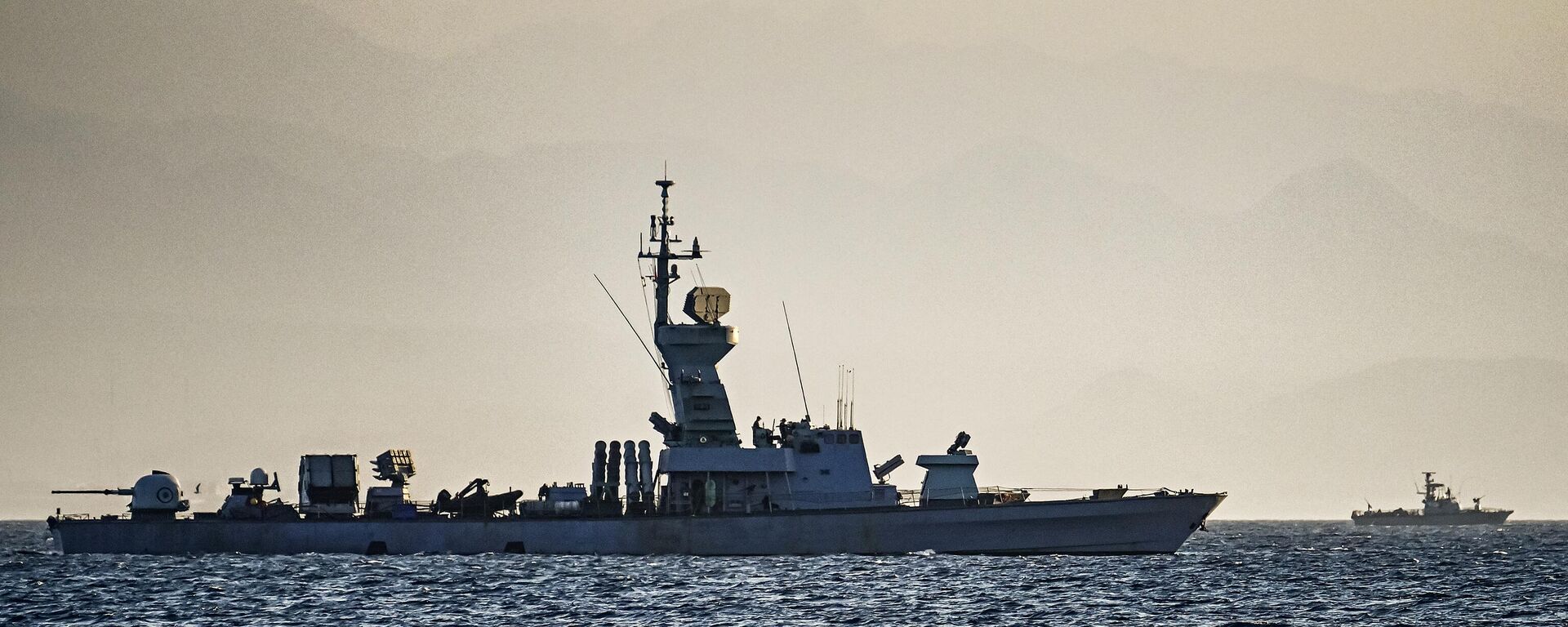 An Israeli navy missile boat patrols in the Red Sea off the coast of Israel's southern port city of Eliat on December 26, 2023. - Sputnik International, 1920, 20.01.2024