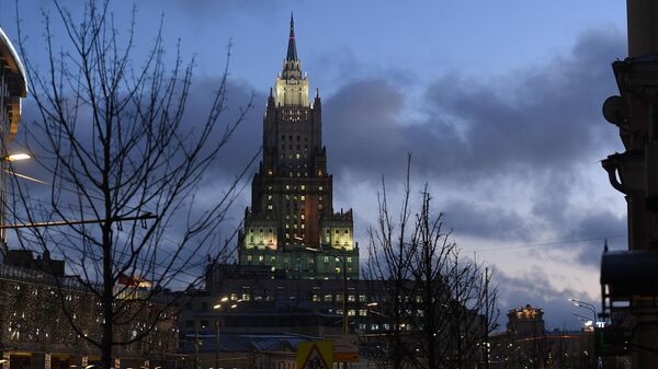 Cars move past Russian Foreign Ministry building, in Moscow, Russia. - Sputnik International