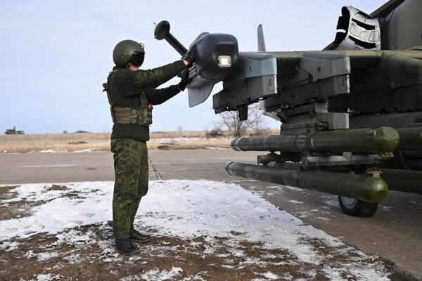 The Ka-52 has a maximum speed of over 300 km/h and can fly for over 500 km without refueling. This makes it a highly mobile and versatile platform that can quickly respond to a variety of mission requirements. - Sputnik International
