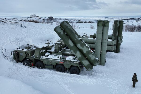 A view shows S-400 Triumf missile defence systems at the Russian Northern Fleet&#x27;s base of Gadzhiyevo in the Murmansk region, Russia - Sputnik International