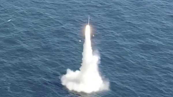 In this image taken from video provided by the South Korea Defense Ministry, South Korea's first underwater-launched ballistic missile is test-fired from a 3,000-ton-class submarine at an undisclosed location in the waters of South Korea, Wednesday, Sept. 15, 2021 - Sputnik International