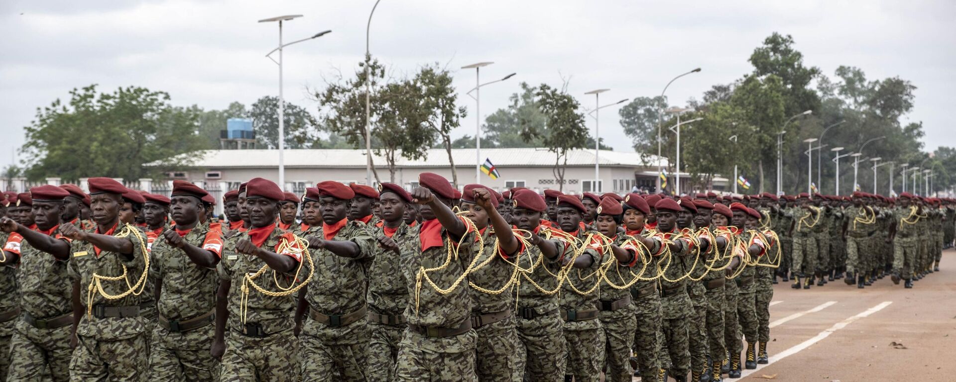 Soldiers from the Central African armed forces are seen during the military parade held to celebrate the 64th anniversary of Central African Republic independence, in Bangui, on 1 December 2022.  - Sputnik International, 1920, 04.02.2024