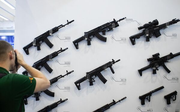 No Russian weapon exhibit that features a small arms display can be considered complete without pistols, assault rifles and submachine guns by Kalashnikov. - Sputnik International