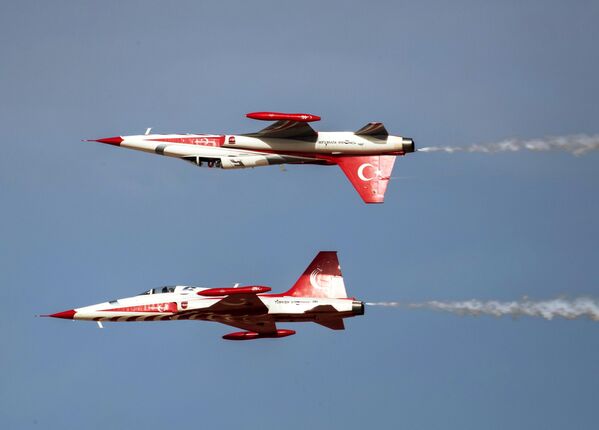 F-5 supersonic fighter jets, Turkish Stars aerobatic demonstration team of the Turkish Air Force. - Sputnik International