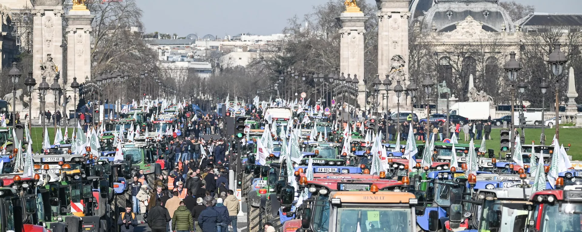 French farmers protestin in Paris - Sputnik International, 1920, 12.12.2024