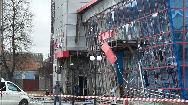 A shopping mall damaged by Ukrainian missiles in Russia's Belgorod - Sputnik International