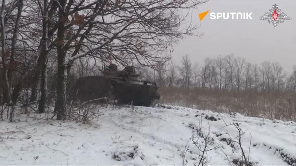 Zapad Group of Forces' BMP-3s crews repel another UAF attack - Sputnik International