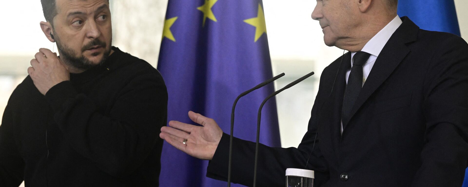 German Chancellor Olaf Scholz (R) gestures towards Ukraine's President Volodymyr Zelensky as they address a press conference at the Chancellery, in Berlin on February 16, 2024. Ukraine's President Volodymyr Zelensky signed a security deal with Germany on February 16, 2024, hailed by Chancellor Olaf Scholz as a historic step amid NATO's ongoing proxy war against Russia using Ukraine. - Sputnik International, 1920, 28.02.2024