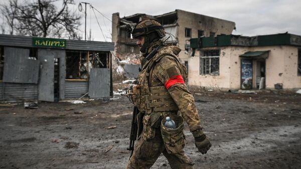 A Russian soldier in the streets of Avdeyevka - Sputnik International
