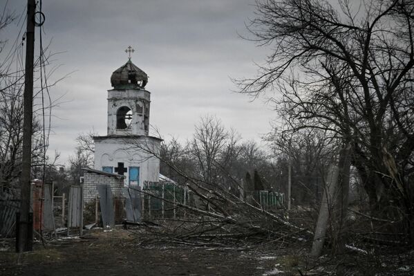 An Orthodox church in liberated Avdeyevka that withstood Ukrainian shelling. - Sputnik International