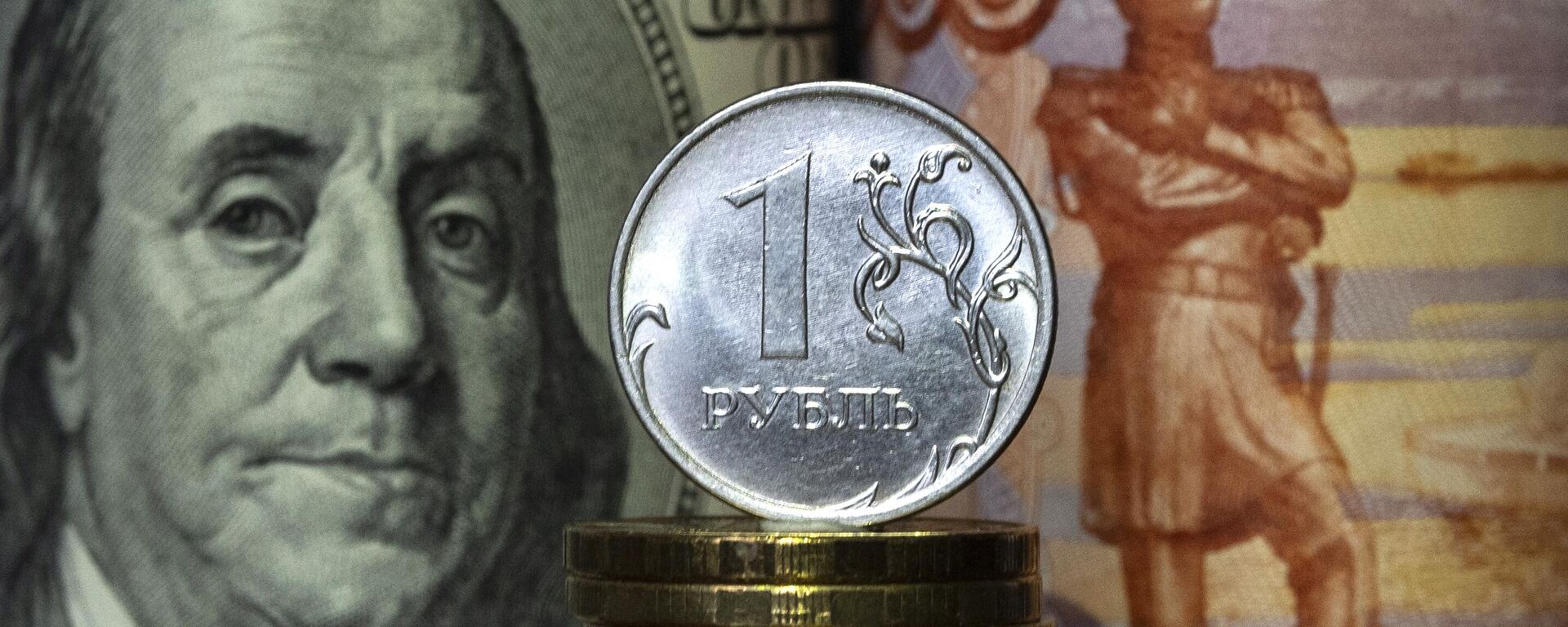Dollars and euros. - Sputnik International, 1920, 27.02.2024