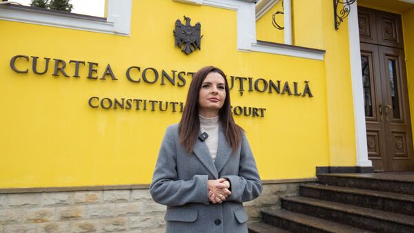 Governor of the Autonomous Territorial Unit of Gagauzia Yevgenia Gutsul holds a picket against the amendments to the Tax Code, stipulating the VAT refund from the Gagauz budget, in front of the building of the Constitutional Court of Moldova in Chisinau, Moldova - Sputnik International