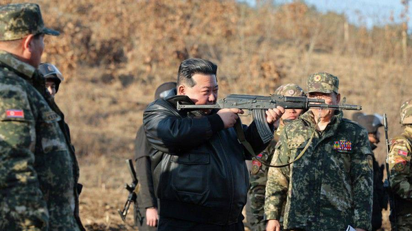 Kim Jong Un inspects KPA drills - Sputnik International