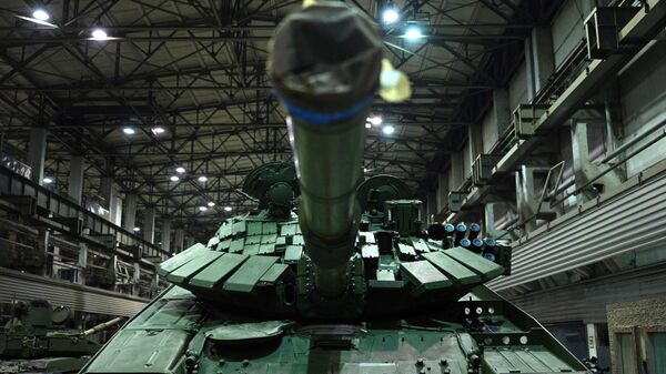 A T-72 main battle tank at the Uralvagonzavod plant in Nizhny Tagil, Russia. February 15, 2024 - Sputnik International