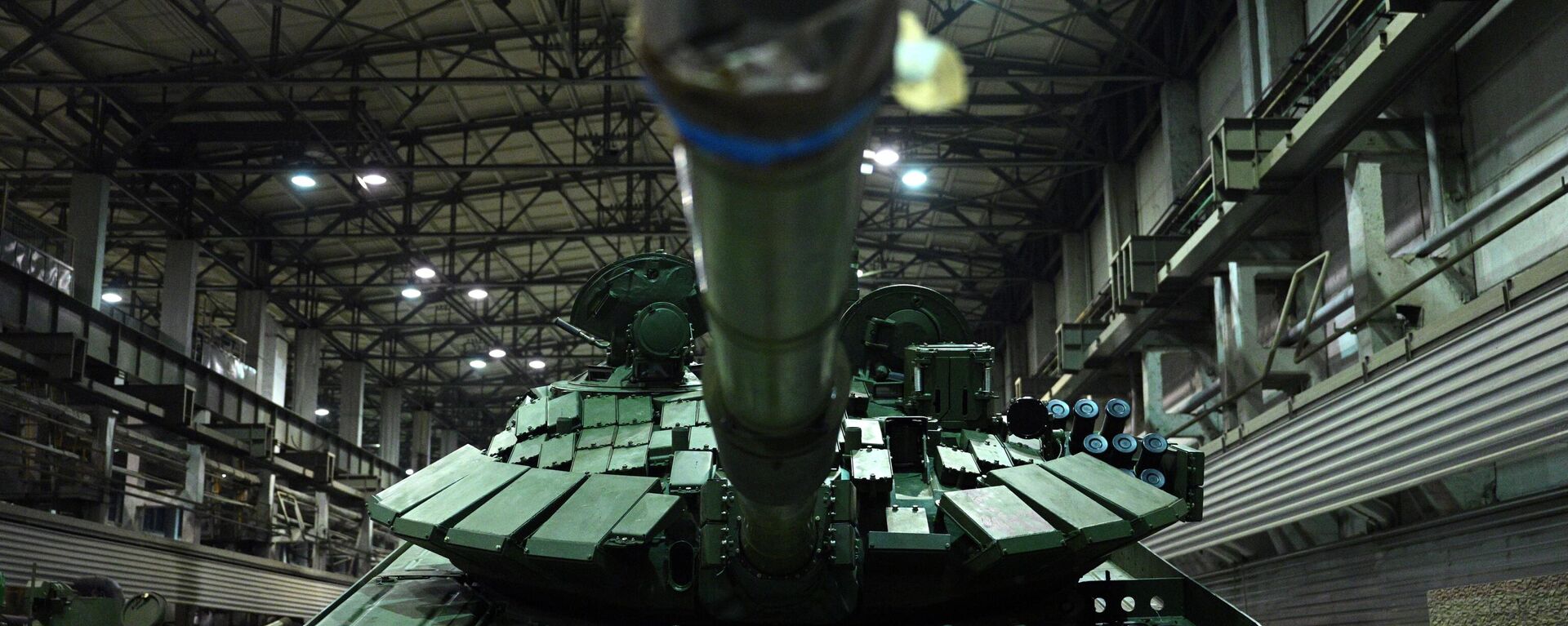 A T-72 main battle tank at the Uralvagonzavod plant in Nizhny Tagil, Russia. February 15, 2024 - Sputnik International, 1920, 16.03.2024