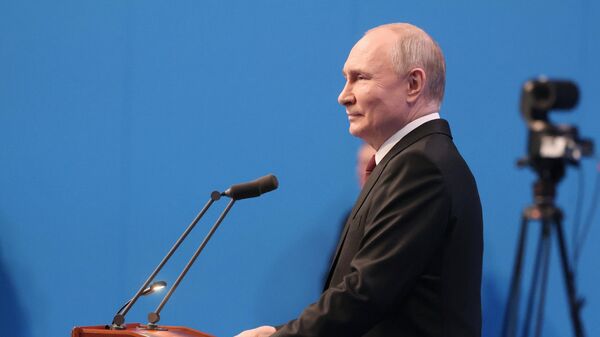 Russia's incumbent President Vladimir Putin speaks to reporters in Moscow. March 18, 2024. - Sputnik International