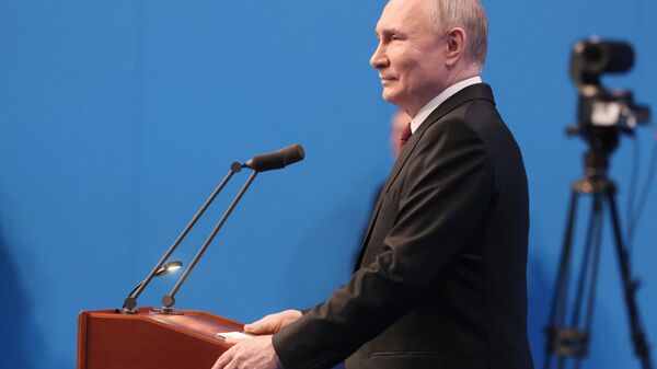 Russia's incumbent President Vladimir Putin speaks to reporters in Moscow. March 18, 2024. - Sputnik International