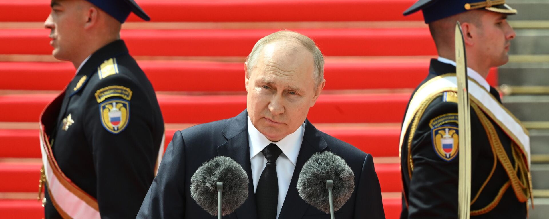 Putin speaks to representatives of Russian security services. June 2023. File photo. - Sputnik International, 1920, 19.03.2024