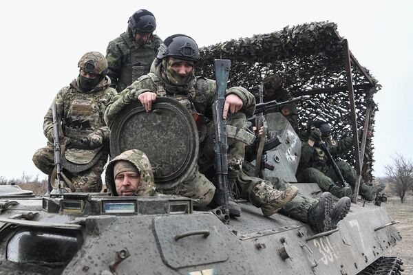 Russian fighters receive combat training in the special op zone. - Sputnik International