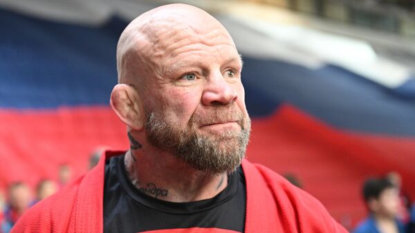 American-born MMA star Jeff Monson at a youth conference of the United Russia party in Moscow - Sputnik International