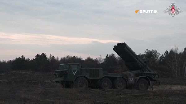 Russian BM-27 Uragan Rocket Artillery Wipes Out Ukrainian Forces - Sputnik International