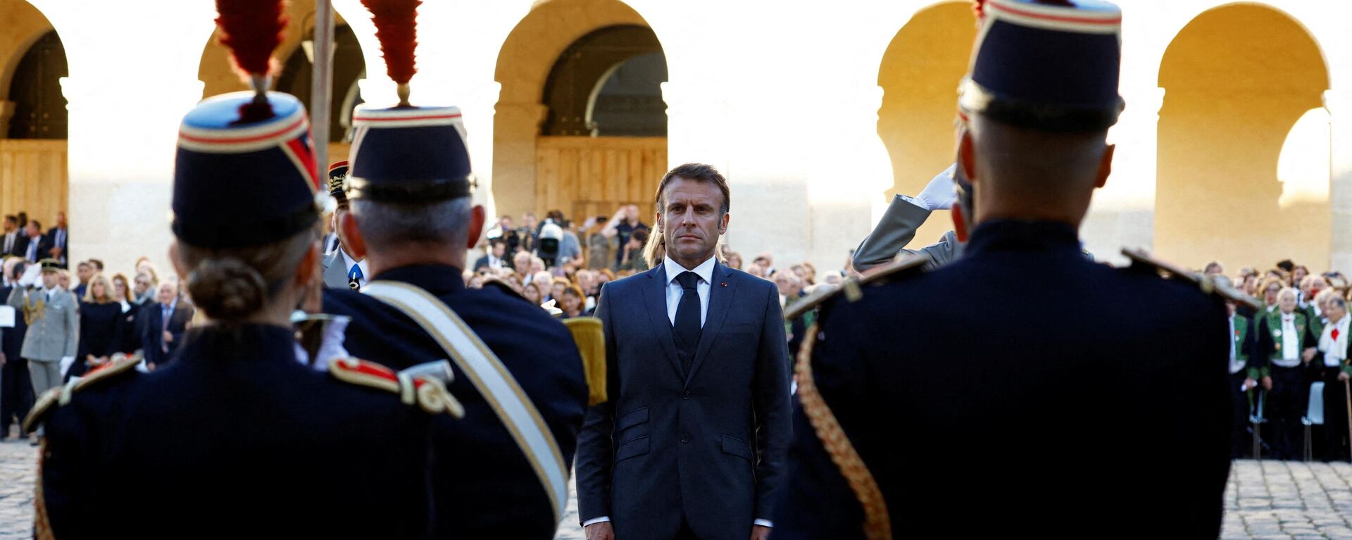 French President Emmanuel Macron (C) inspects the guard of honor as he attends a national homage for late French historian and perpetual secretary of the Academie Francaise (French Academy) Helene Carrere d'Encausse at the Invalides in Paris, on October 3, 2023. - Sputnik International, 1920, 27.03.2024