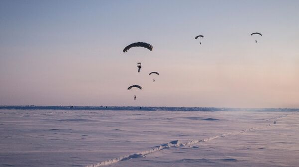 Russian Team to Conduct World's First Stratospheric Parachute Jump to North Pole in April