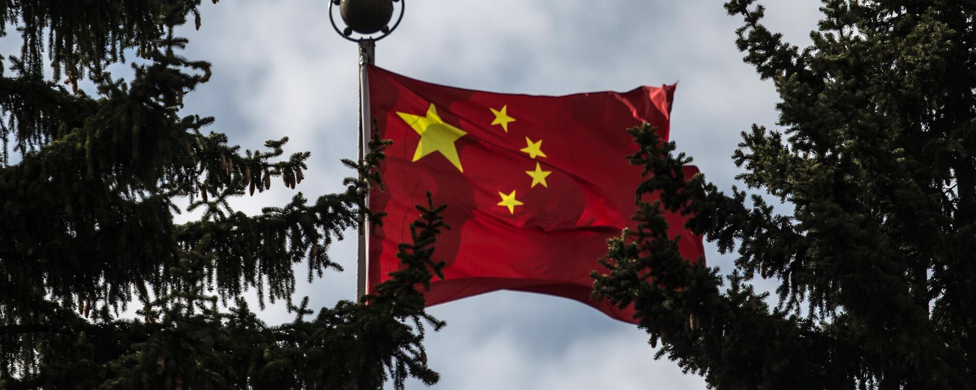 Chinese national flag at the Chinese Embassy in the Russian Federation in Moscow - Sputnik International, 1920, 13.06.2024