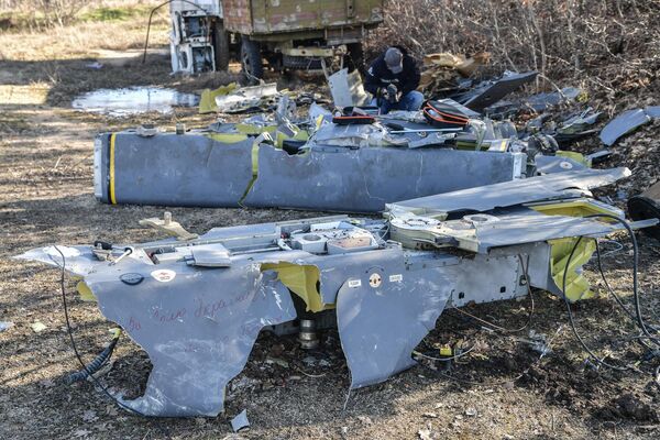 Parts of a downed Anglo-French Storm Shadow missile. - Sputnik International